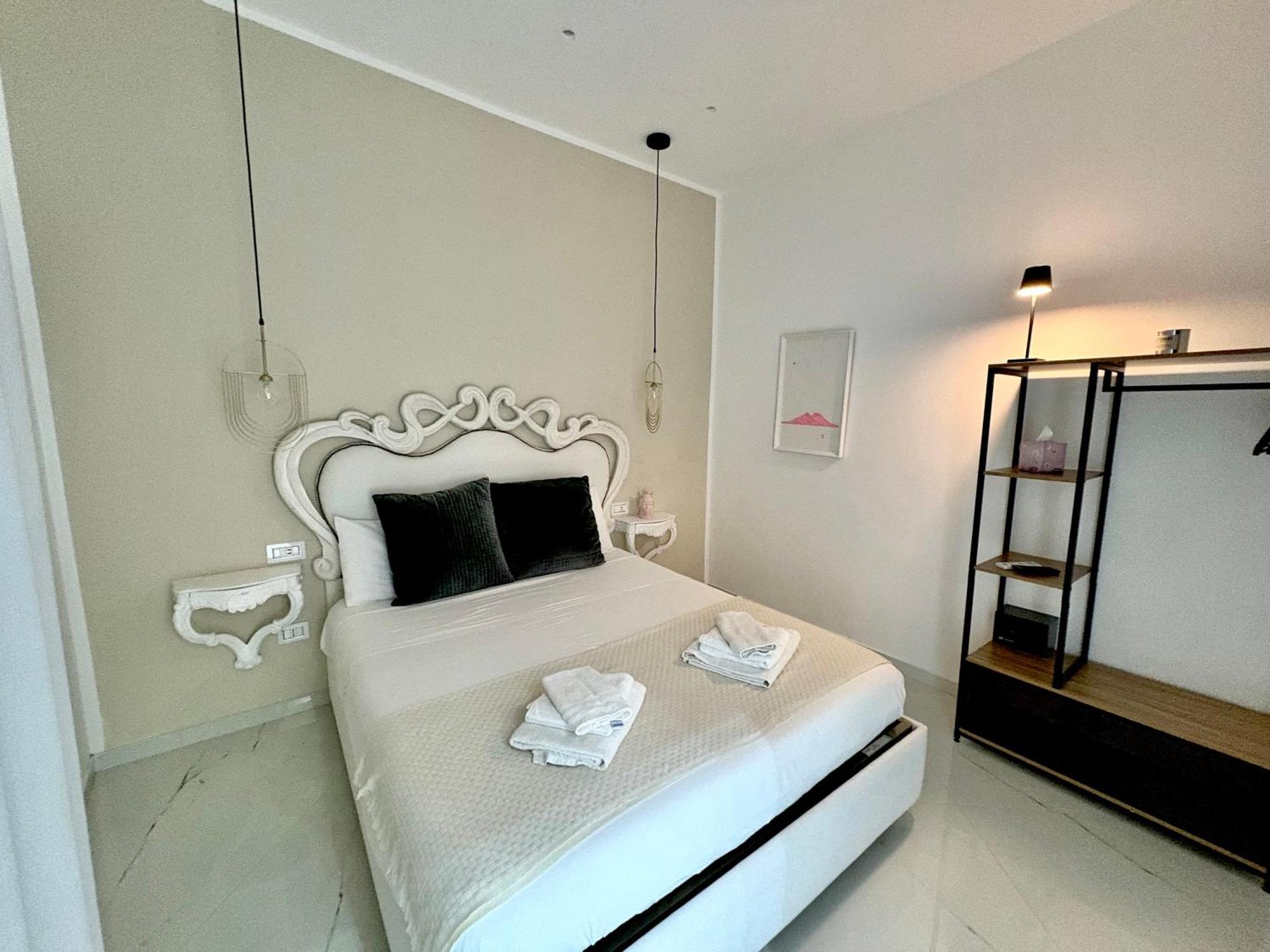 Apartamento Pe Vic E Vicariell Nápoles Exterior foto